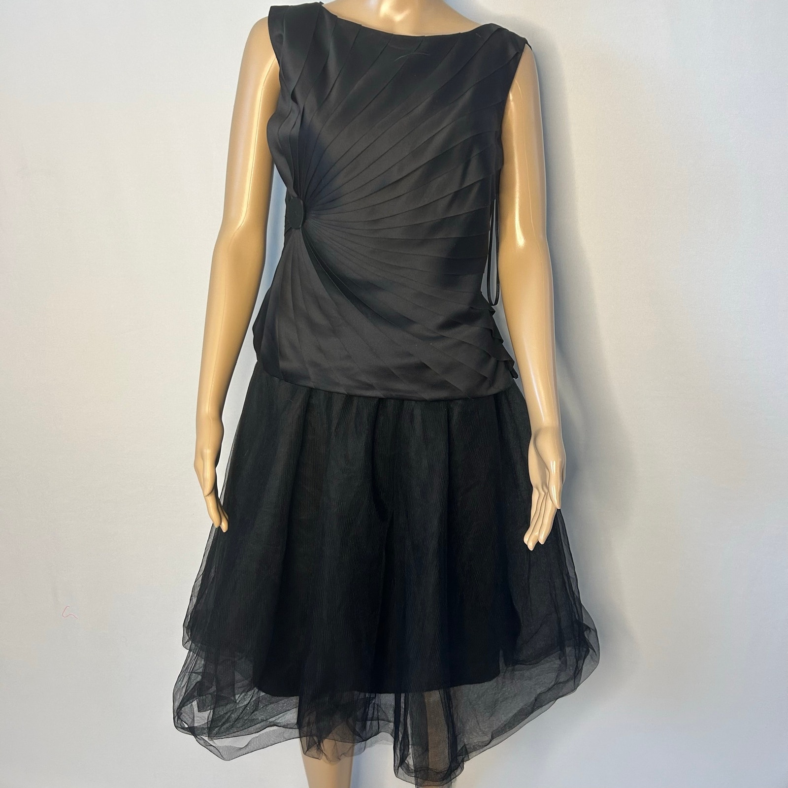 Calvin Klein Xl Black Pleated Satin Sleeveless Formal Cocktail Top Evening